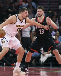 九游娱乐app-掘金VS火箭首发：约基奇申京火龙对决 杜兰特戈登捉对厮杀