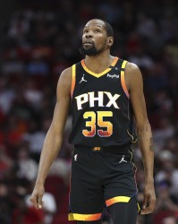 美记：近48小时马刺关于KD等交易讨论全面沉寂 或准备一次性报价