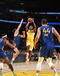 九游娱乐官网-能投篮能防守，NCAA最弱球队头号球星能从湖人得到一份合同吗？