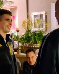 九游娱乐体育-奥斯卡现身巴西与艾克森重逢 最快要等到七月归队